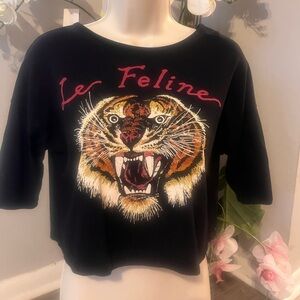 Long crop top. Super cute shirt